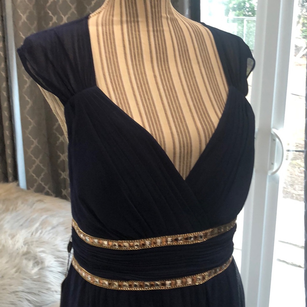 ❤️HOST PICK❤️Beautiful Elegant Evening Dress - Picture 5 of 15